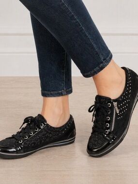 Guess Black Monogram Logo Sneakers Side Zipper Studded Leather Accent 10M